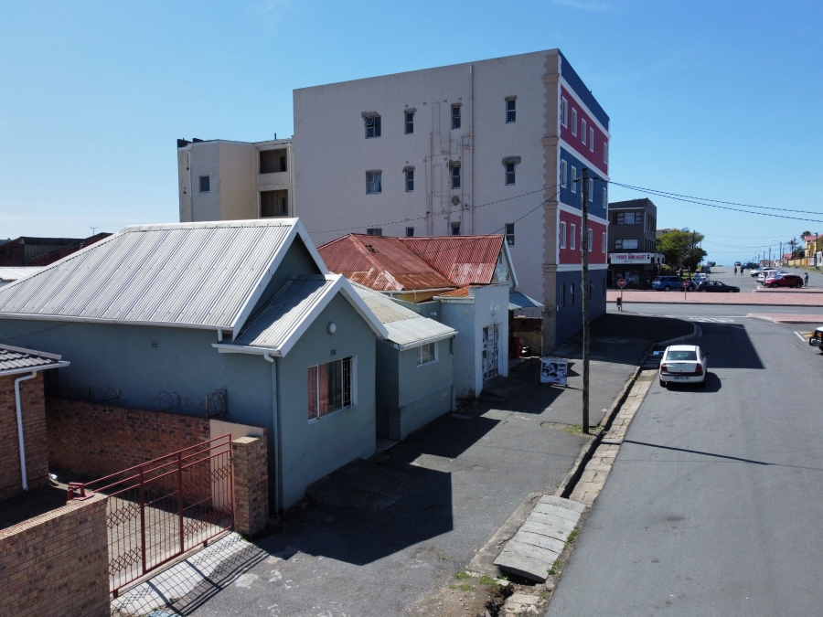 12 Bedroom Property for Sale in Quigney Eastern Cape